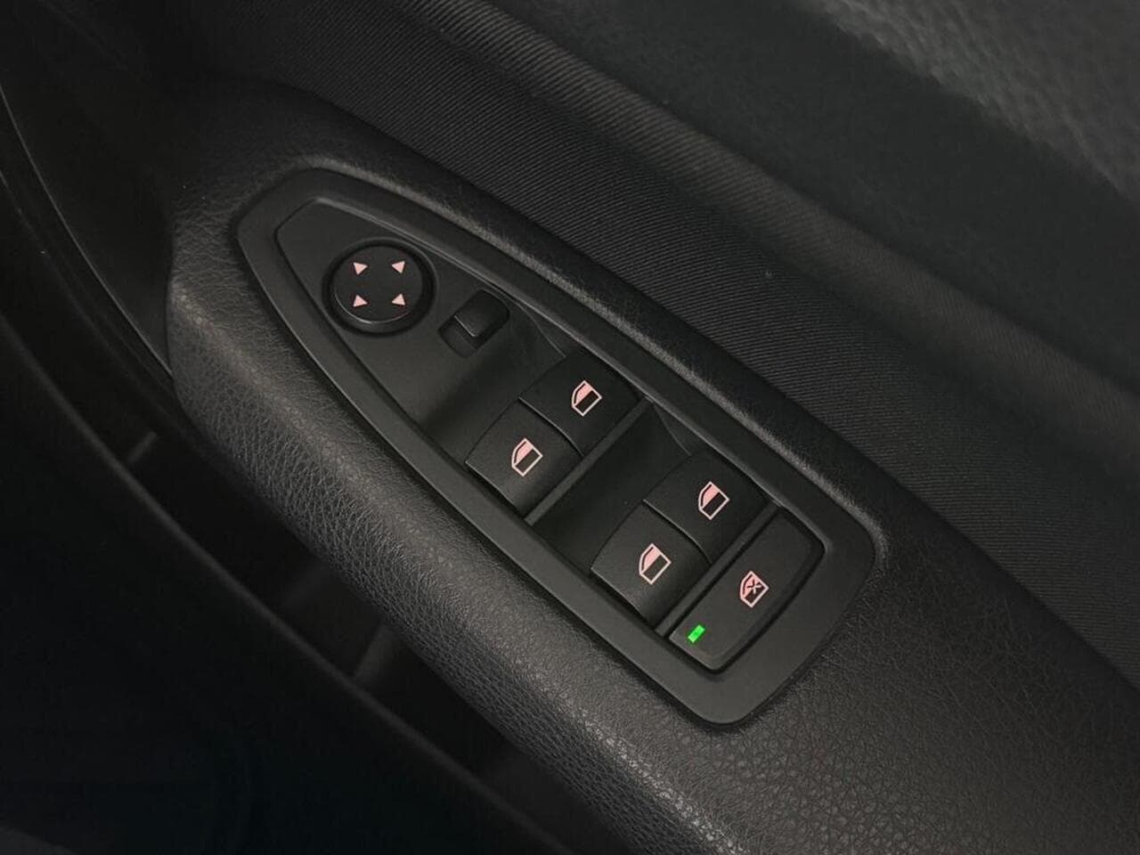 BMW 1 Series thumbnail Misc Controls