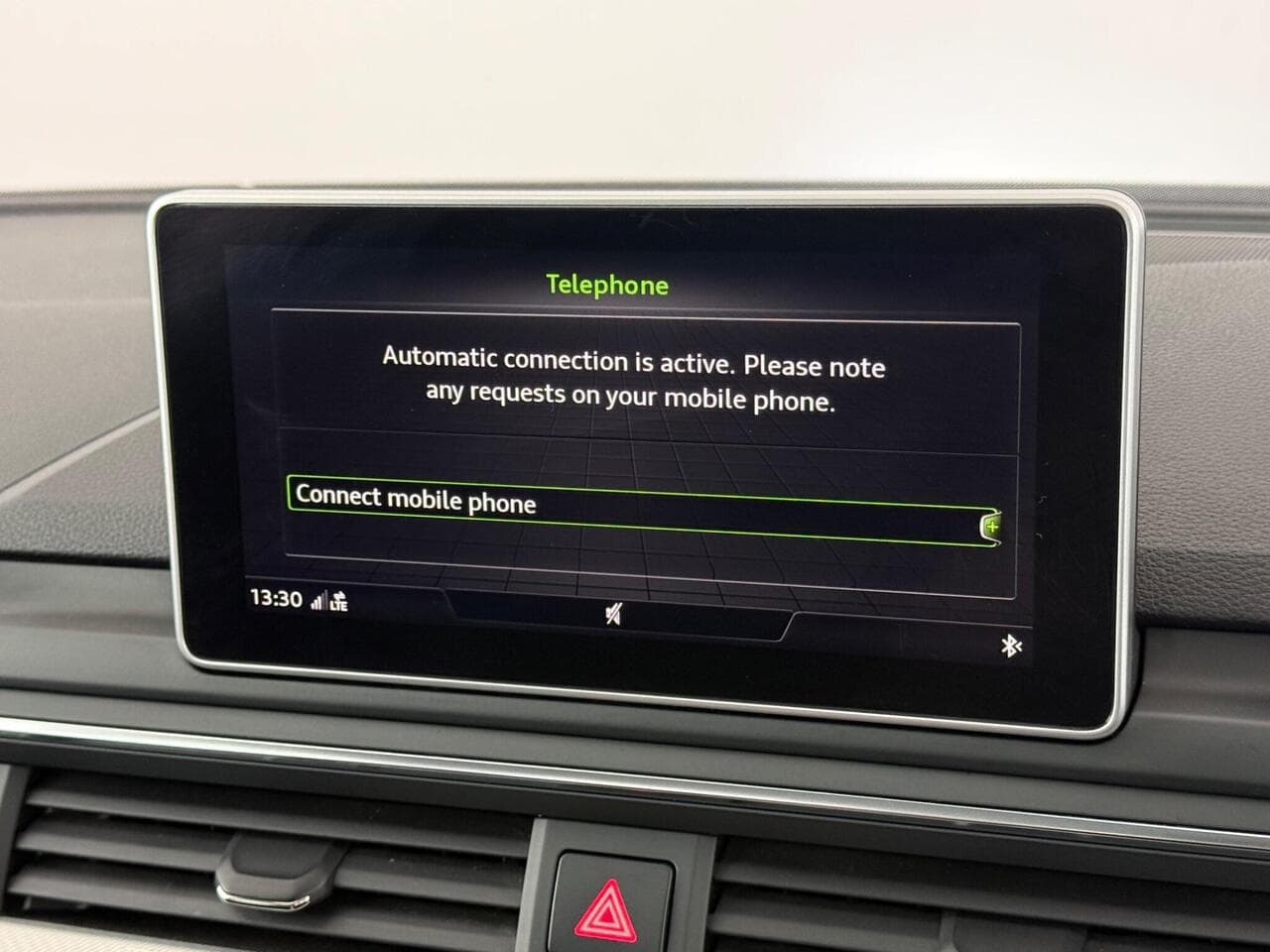 Audi A4 thumbnail Infotainment System