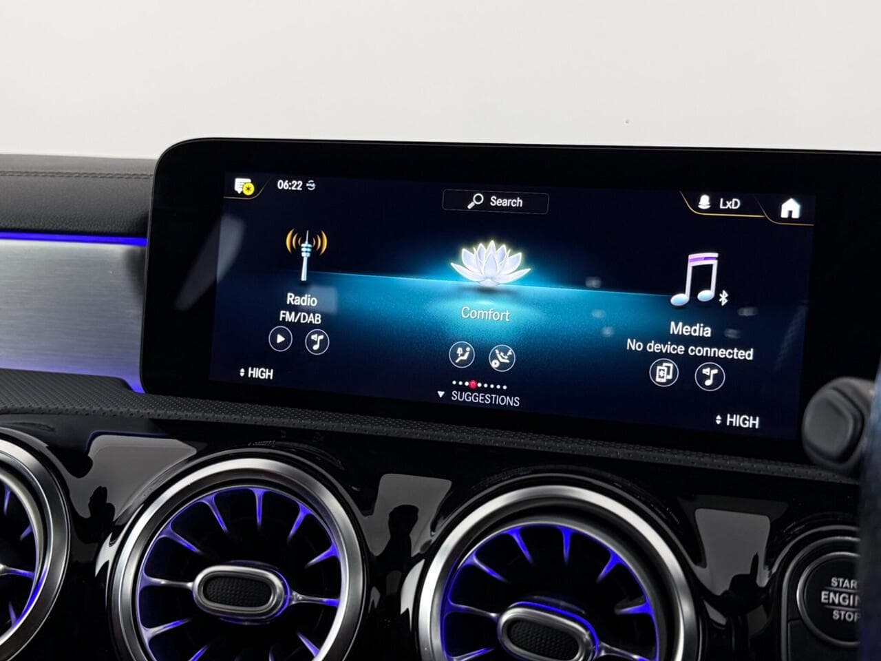 Mercedes-Benz CLA thumbnail Infotainment System