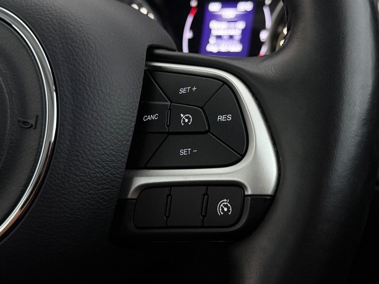 Jeep Compass thumbnail Misc Controls