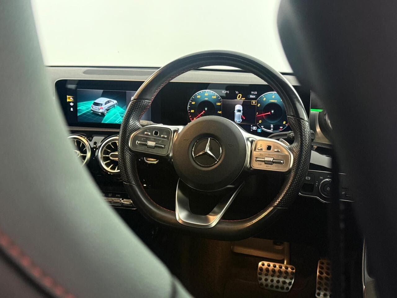 Mercedes-Benz A Class thumbnail Steering Wheel