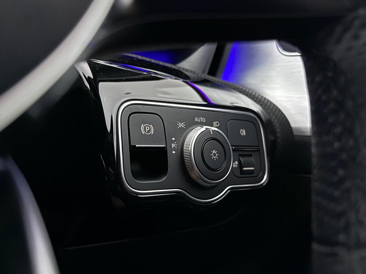 Mercedes-Benz A Class thumbnail Misc Controls