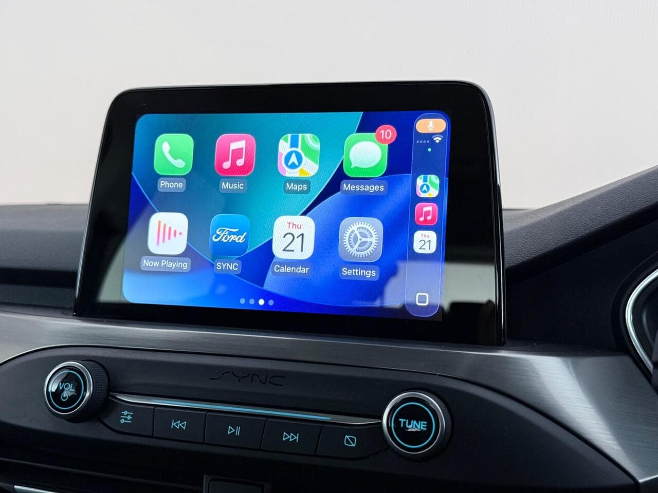 Ford Focus thumbnail Infotainment System