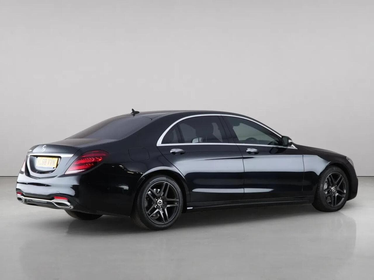Mercedes-Benz S Class thumbnail Rear Right
