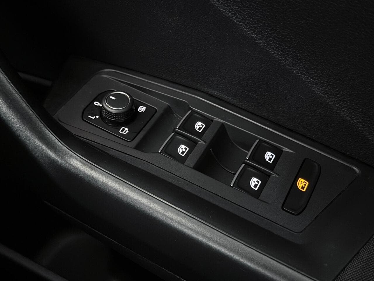 Volkswagen T-Roc thumbnail Misc Controls