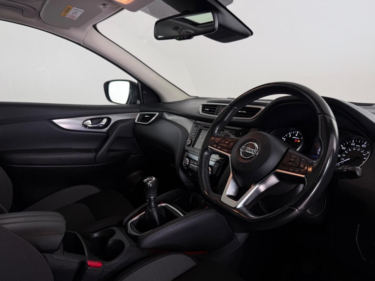 Nissan Qashqai thumbnail Interior Front