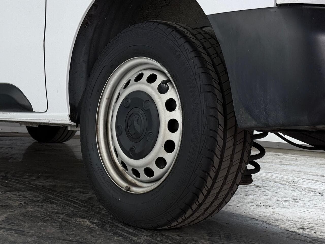 Vauxhall Vivaro thumbnail Wheel