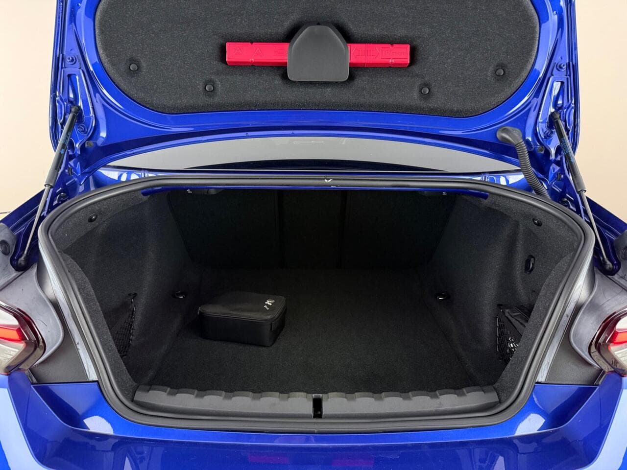 BMW 2 Series thumbnail Boot