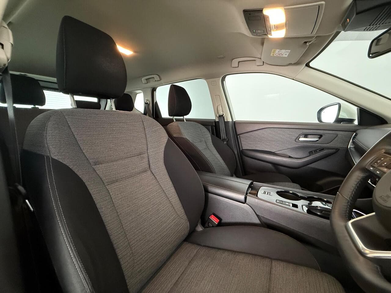 Nissan X-Trail thumbnail Seat Driver