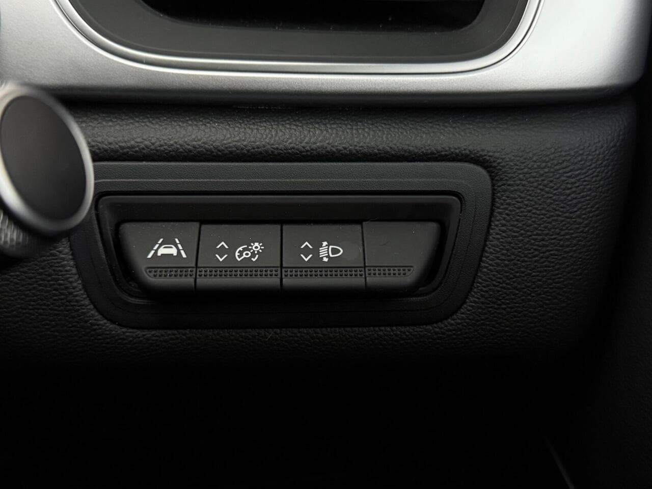 Renault Captur thumbnail Misc Controls