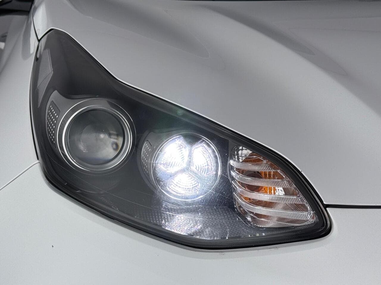 Kia Sportage thumbnail Lights Front