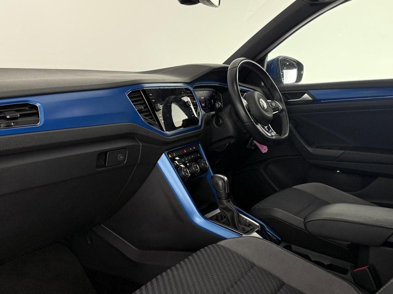 Volkswagen T-Roc thumbnail Interior Front