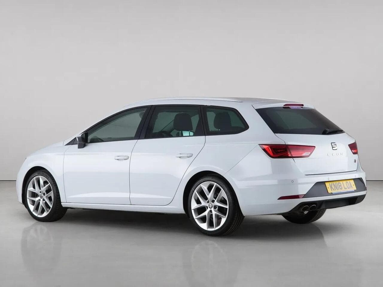 SEAT Leon thumbnail Rear Left