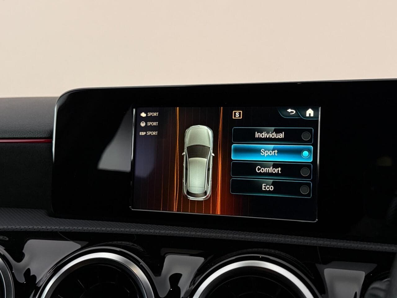 Mercedes-Benz A Class thumbnail Infotainment System