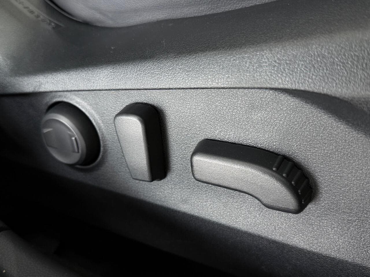 Subaru Outback thumbnail Misc Controls