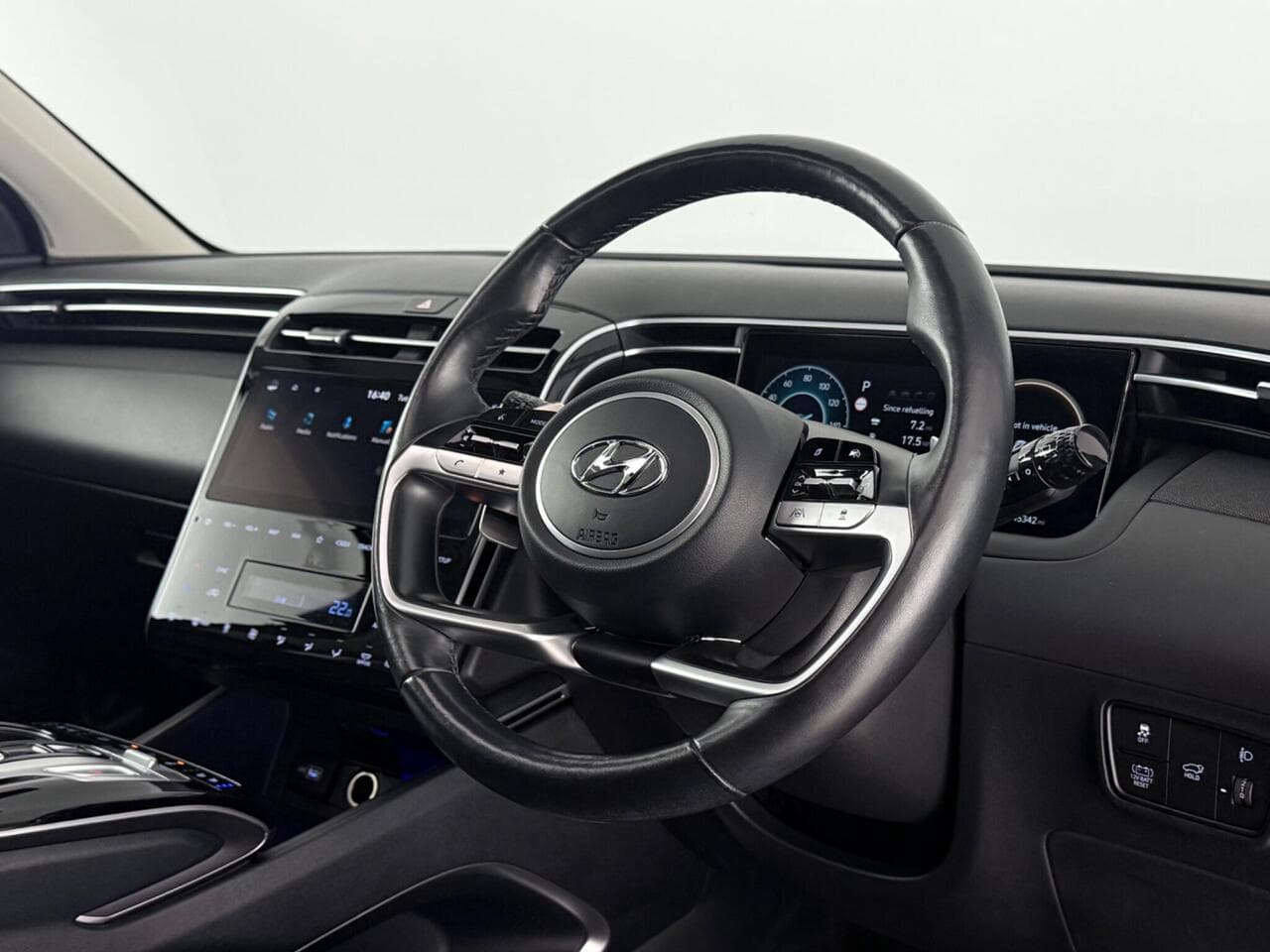 Hyundai TUCSON thumbnail Steering Wheel