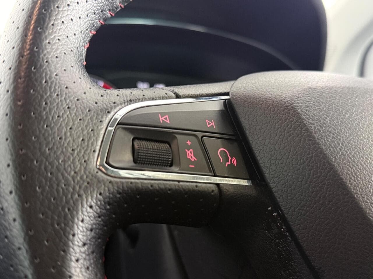 SEAT Ibiza thumbnail Misc Controls