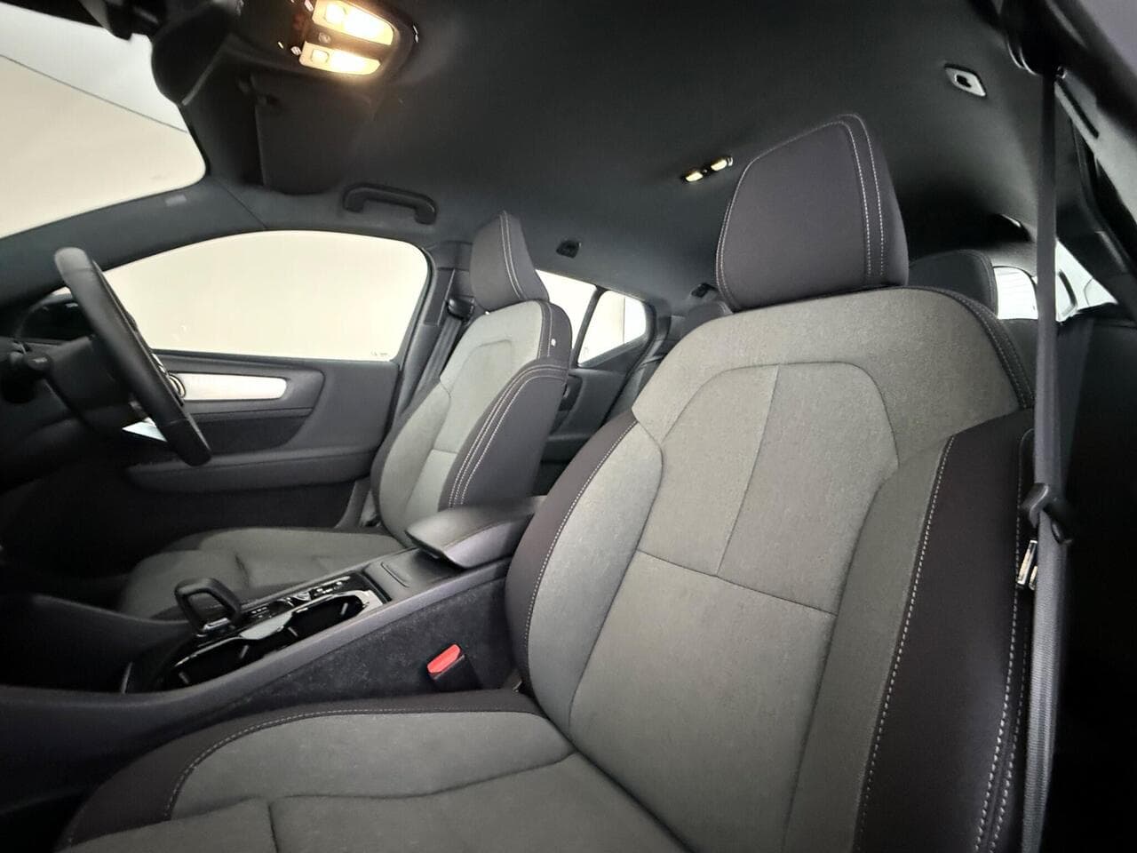 Volvo XC40 thumbnail Seat Front Passenger