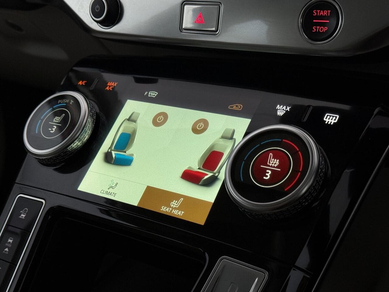 Jaguar I-PACE thumbnail Infotainment System