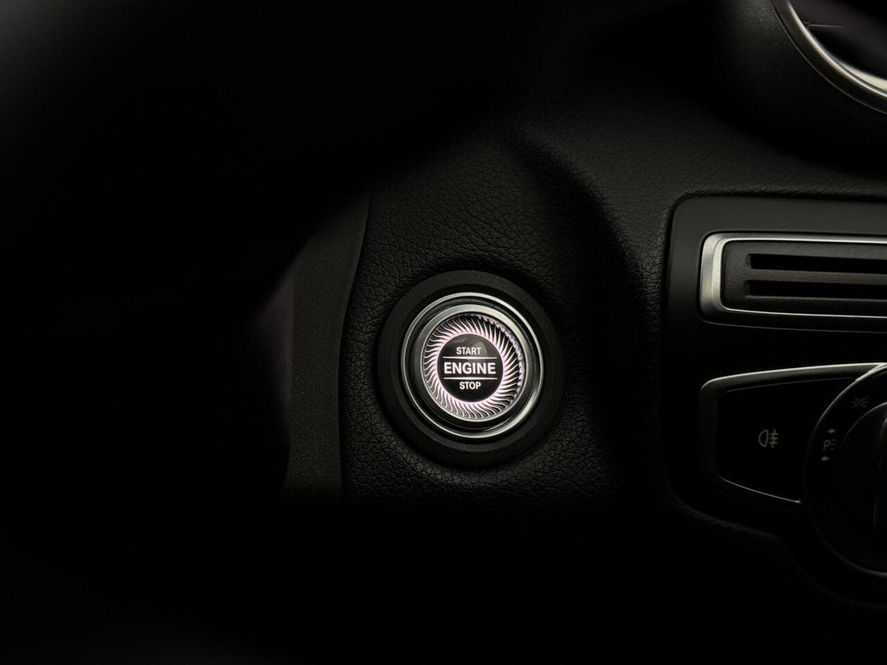 Mercedes-Benz C Class thumbnail Misc Controls