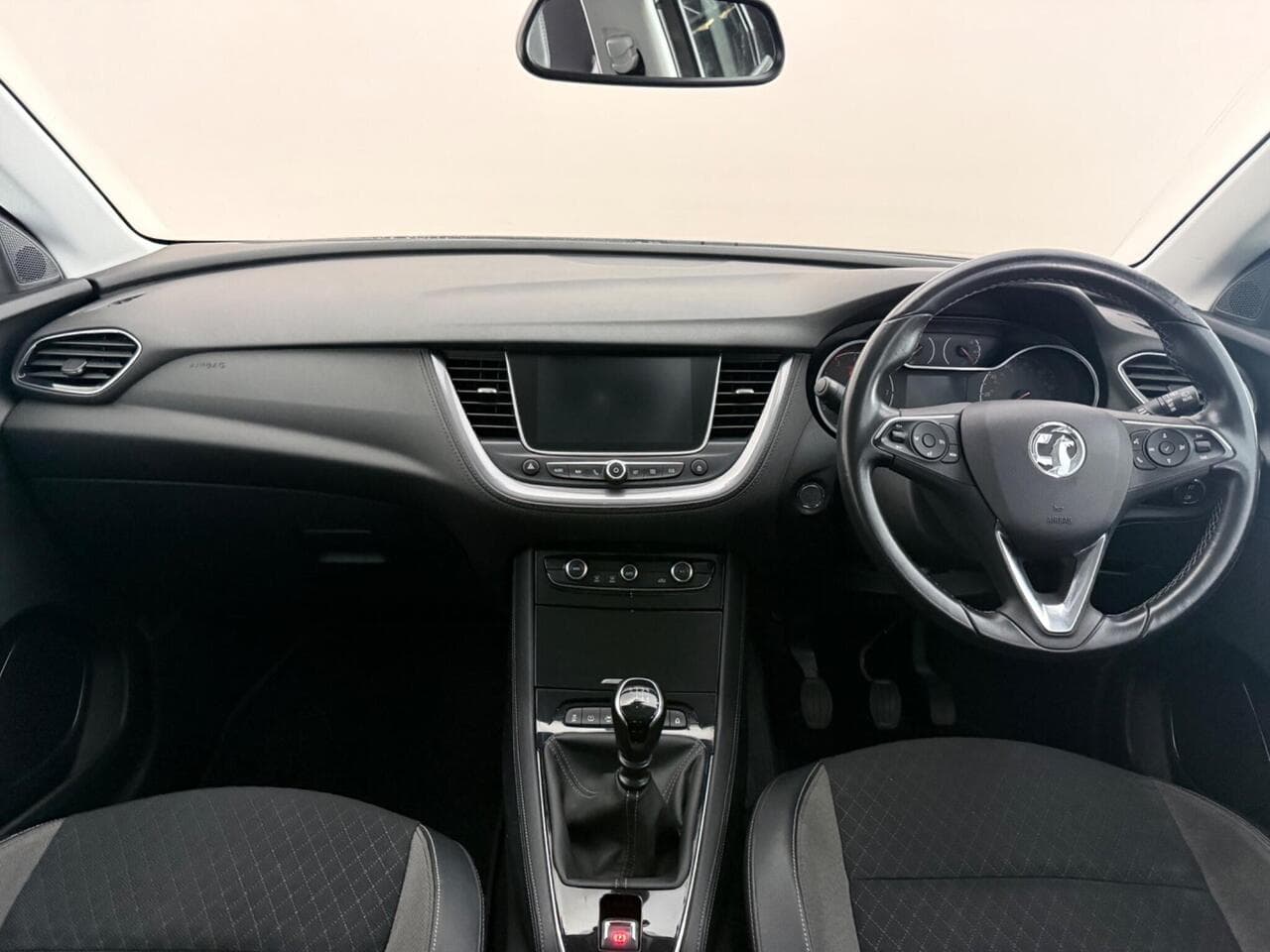 Vauxhall Grandland X thumbnail Interior Front