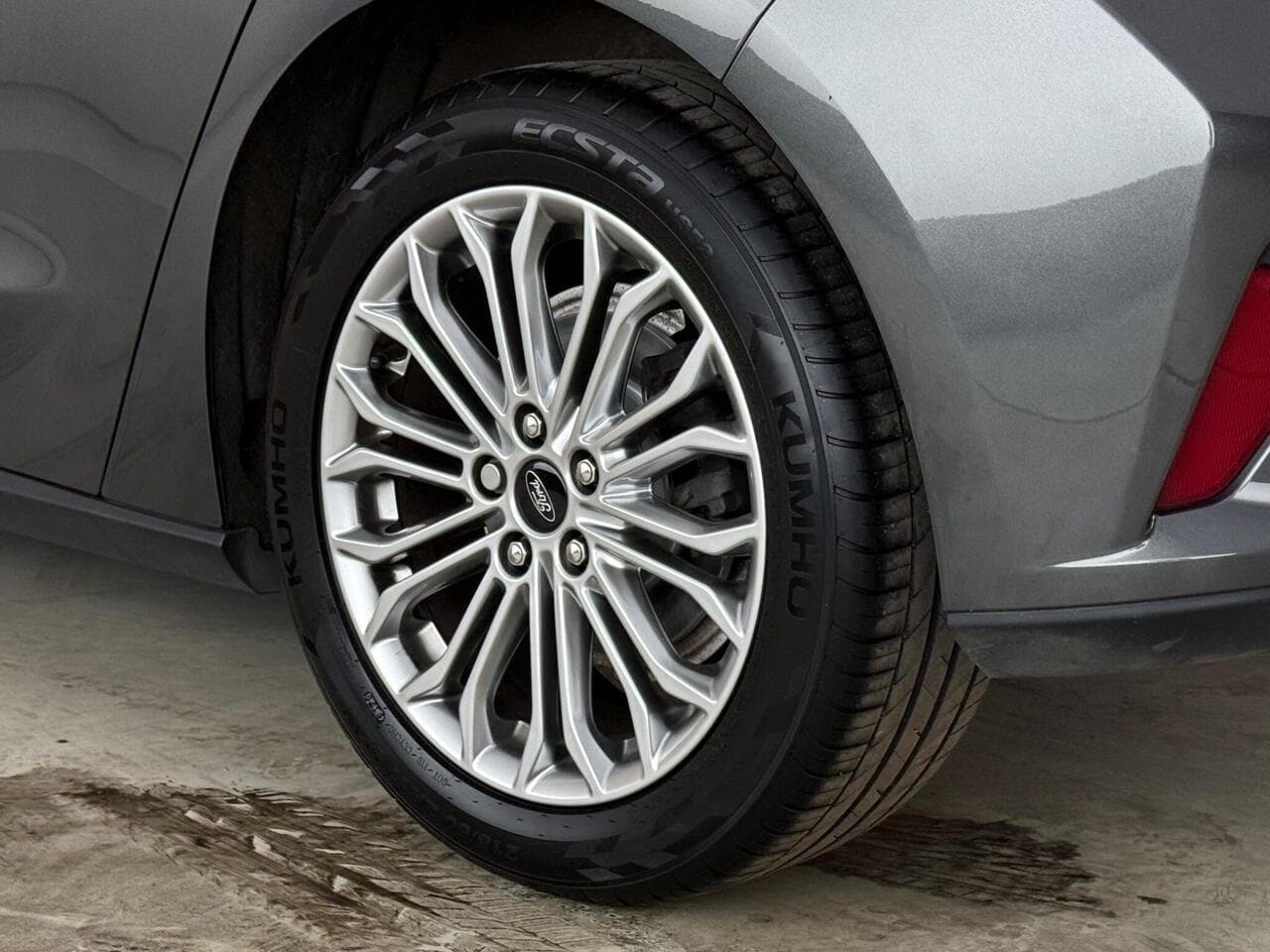 Ford Focus thumbnail Wheel
