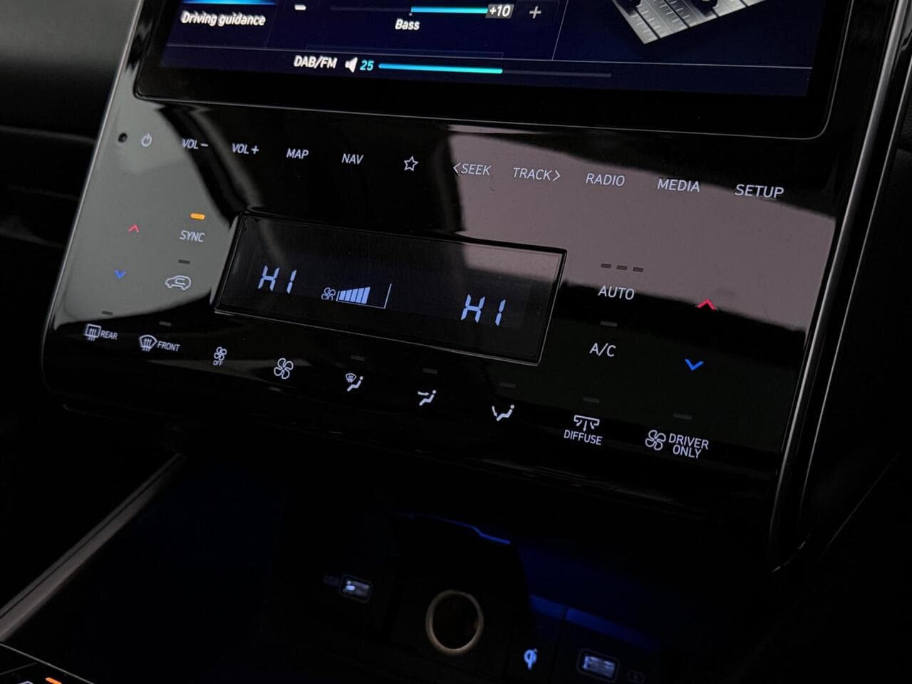 Hyundai TUCSON thumbnail Infotainment System