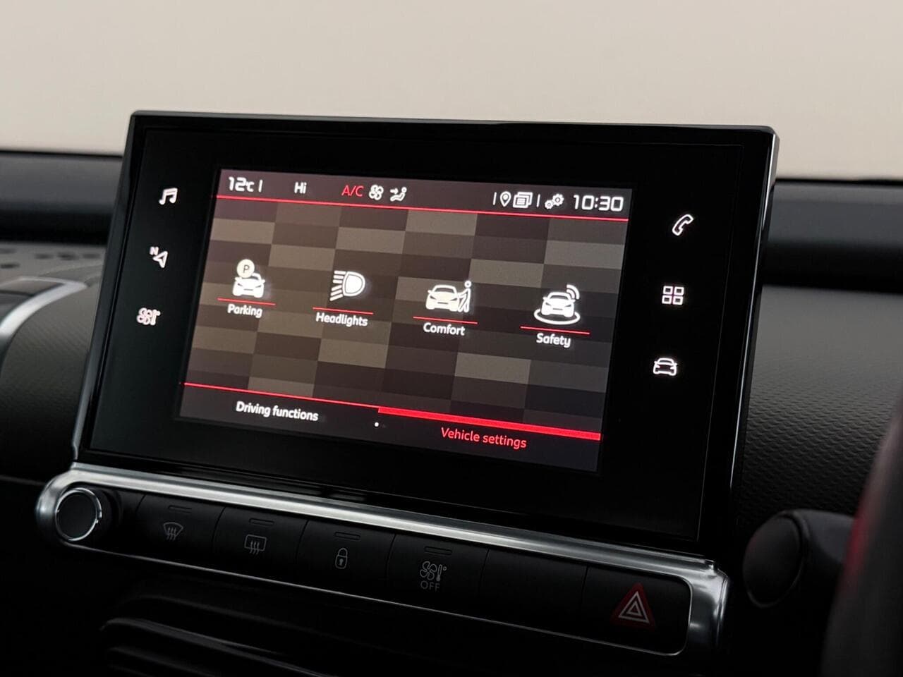 Citroen C4 Cactus thumbnail Infotainment System