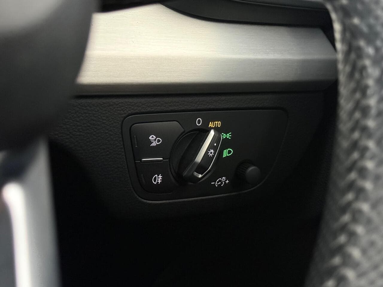 Audi Q5 thumbnail Misc Controls