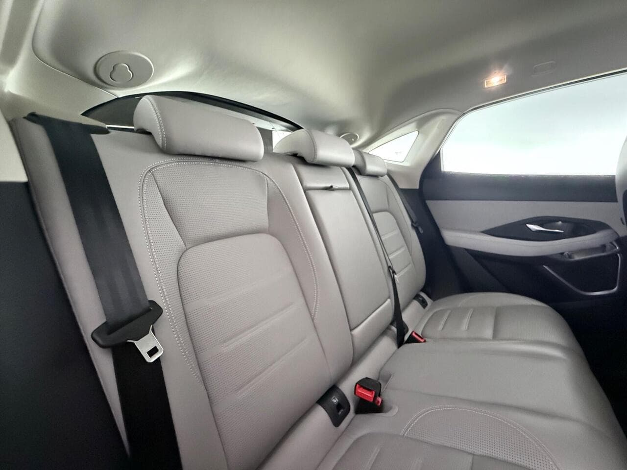 Jaguar E-PACE thumbnail Seats Rear