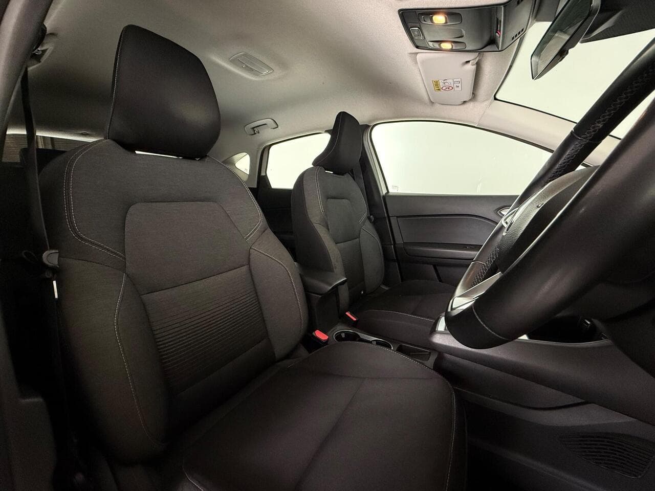 Renault Captur thumbnail Seat Driver