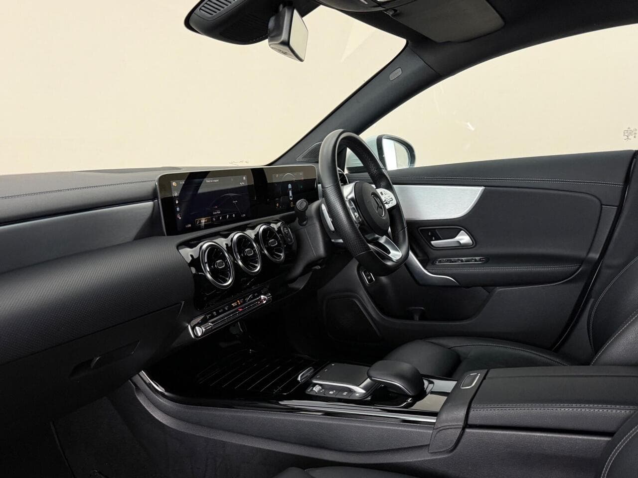 Mercedes-Benz CLA thumbnail Interior Front