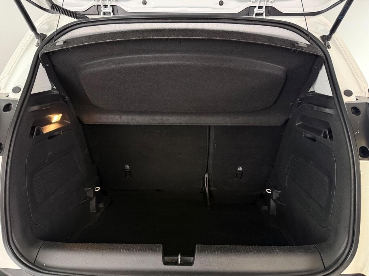 Vauxhall Crossland X thumbnail Boot