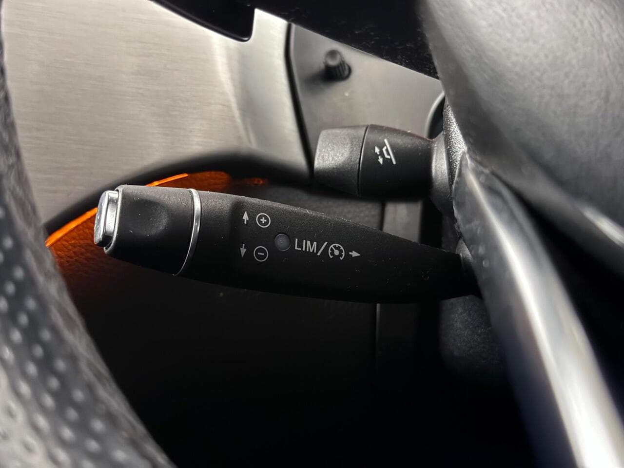 Mercedes-Benz GLE thumbnail Misc Controls