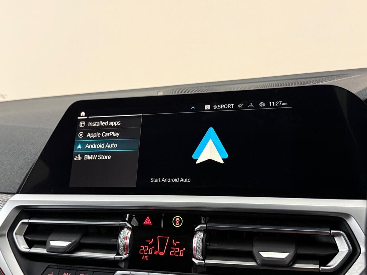 BMW 3 Series thumbnail Infotainment System
