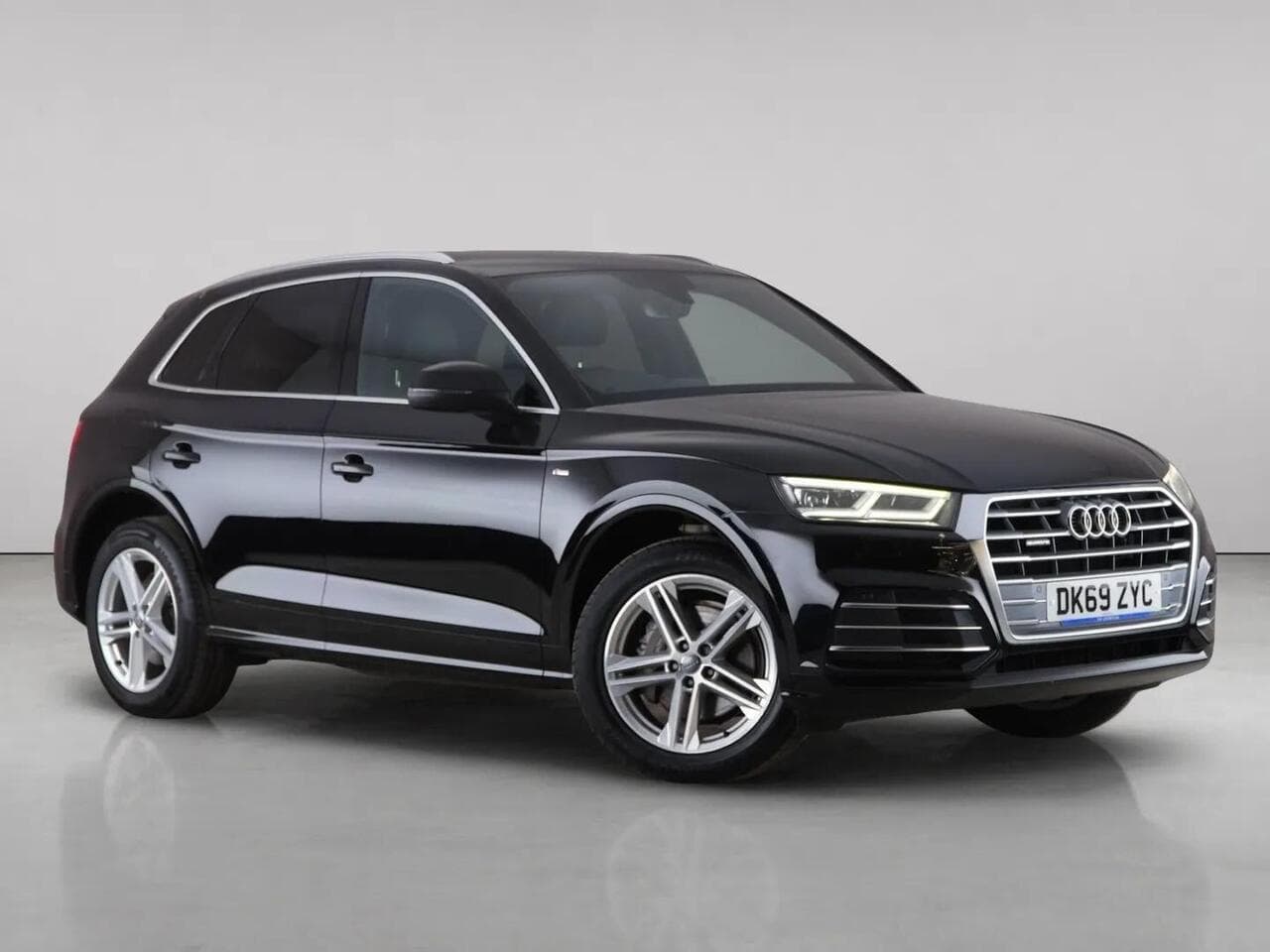 Audi Q5 - Audi Q5 2.0 TDI 40 S line S Tronic quattro Euro 6 (s/s) 5dr