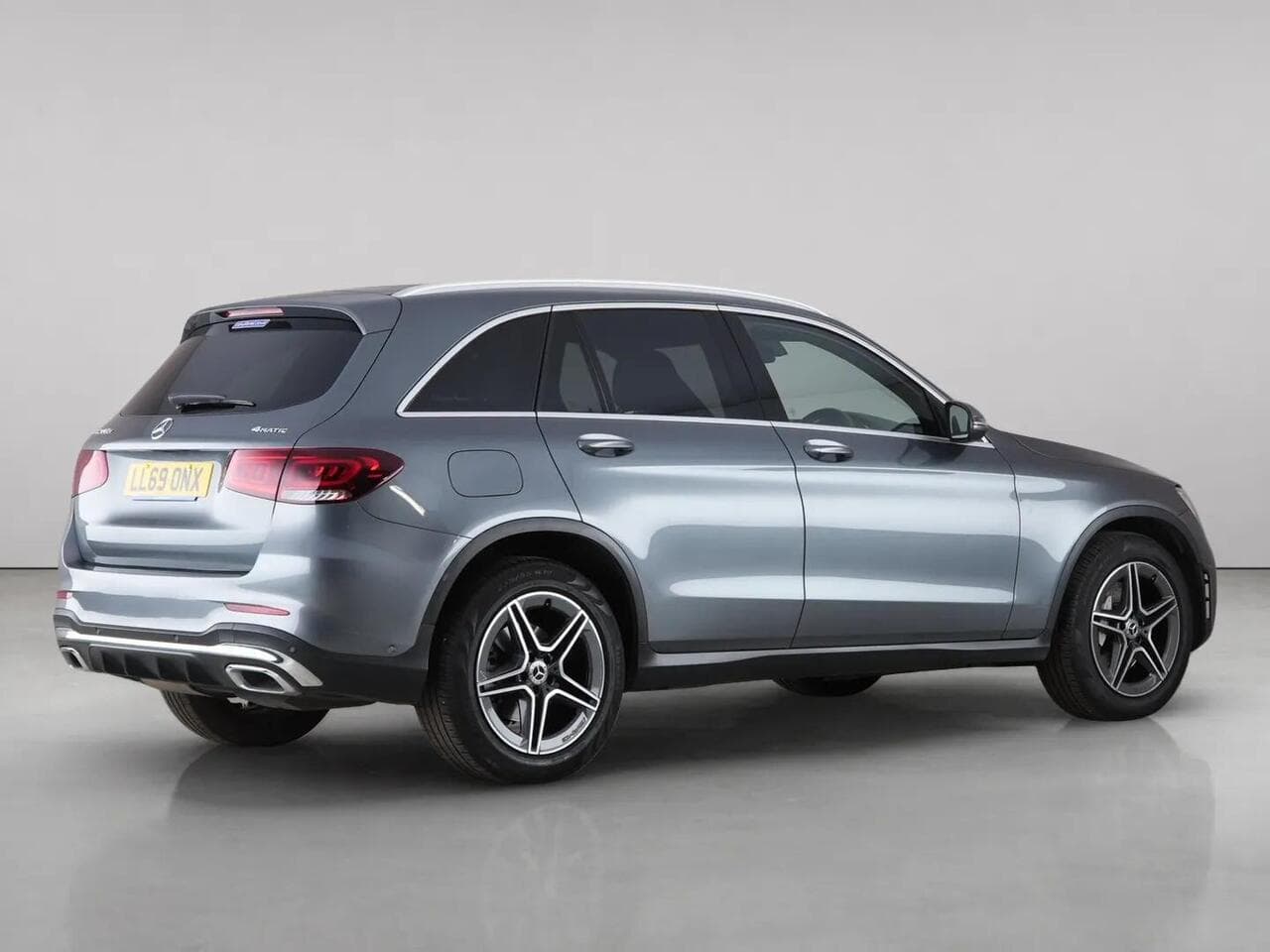 Mercedes-Benz GLC thumbnail Side Right