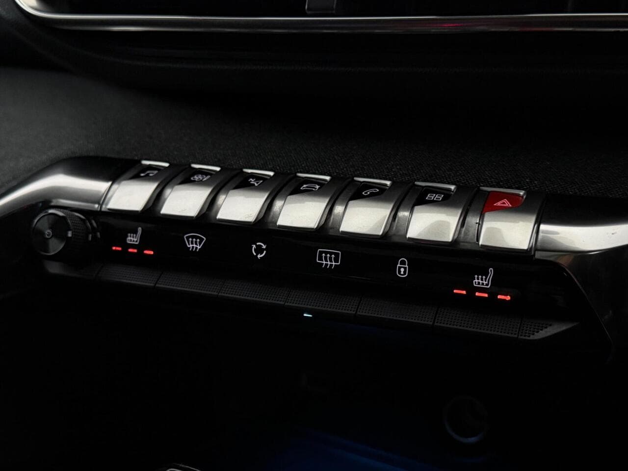 Peugeot 5008 thumbnail Misc Controls