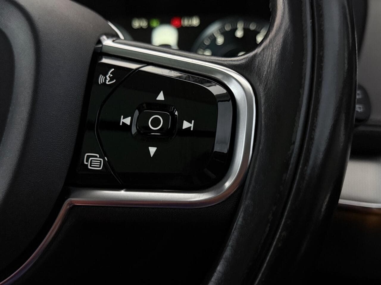 Volvo XC90 thumbnail Misc Controls