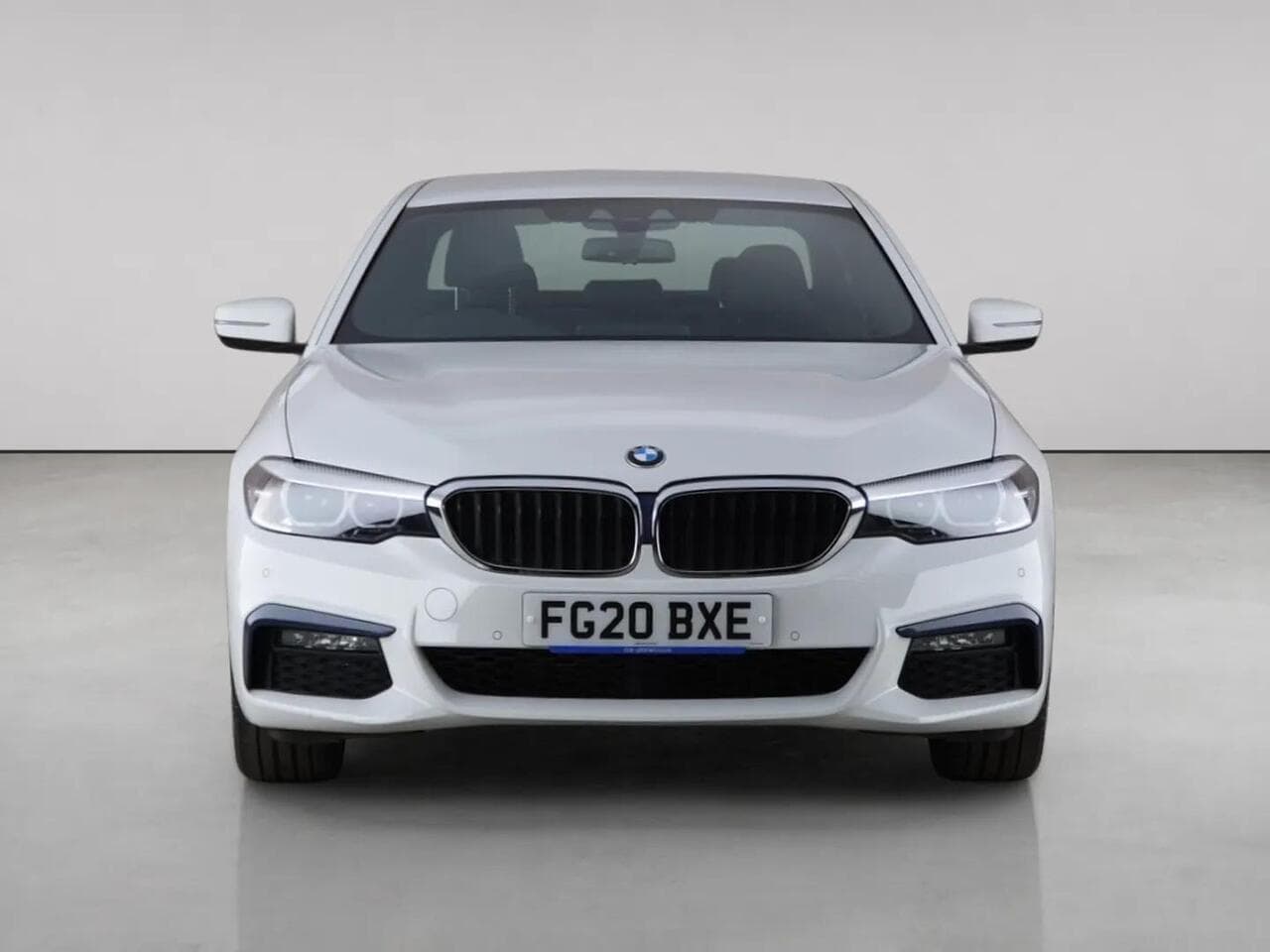BMW 5 Series thumbnail Front