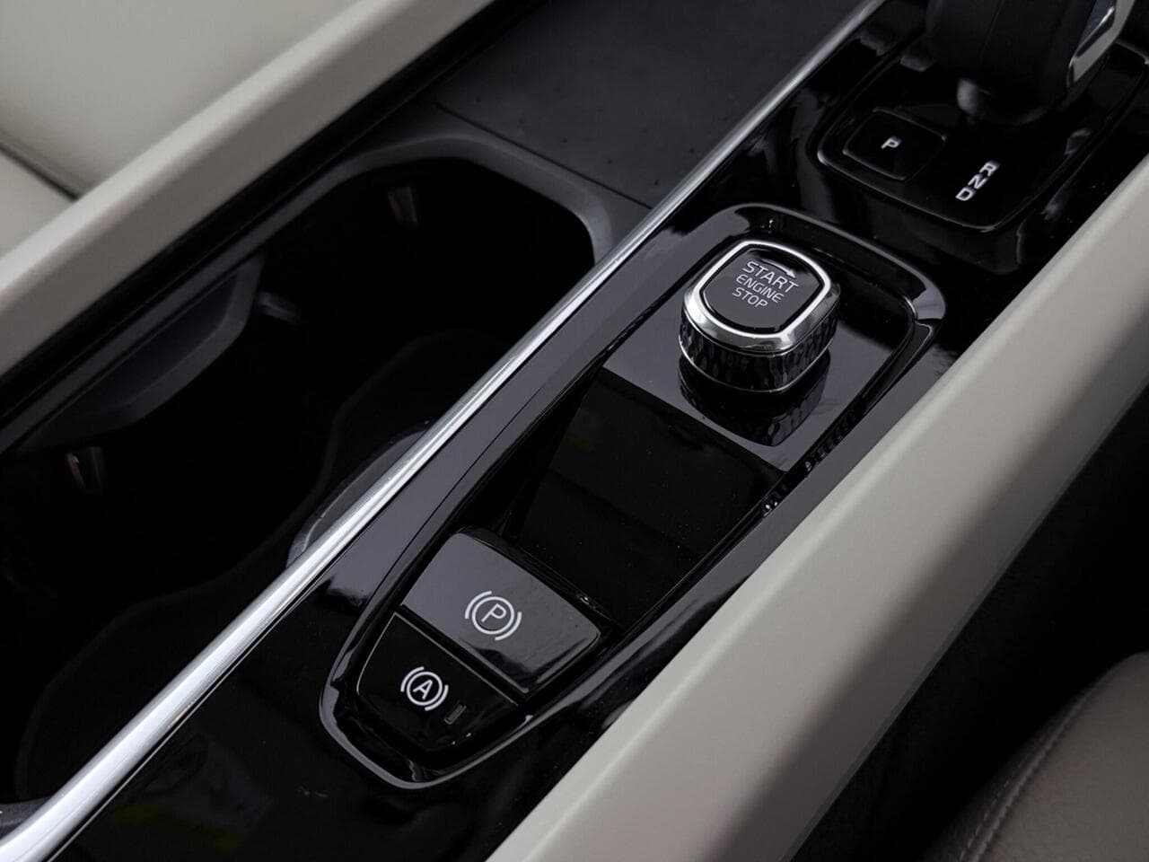 Volvo XC60 thumbnail Misc Controls