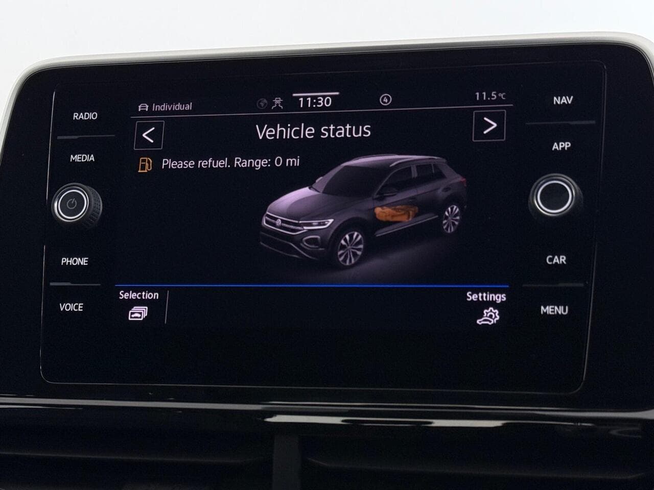 Volkswagen T-Roc thumbnail Infotainment System