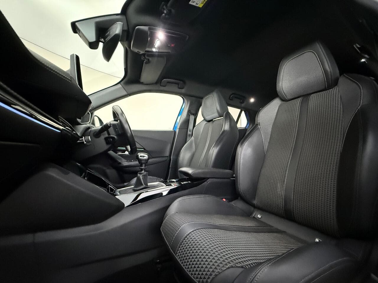 Peugeot 2008 thumbnail Seat Front Passenger