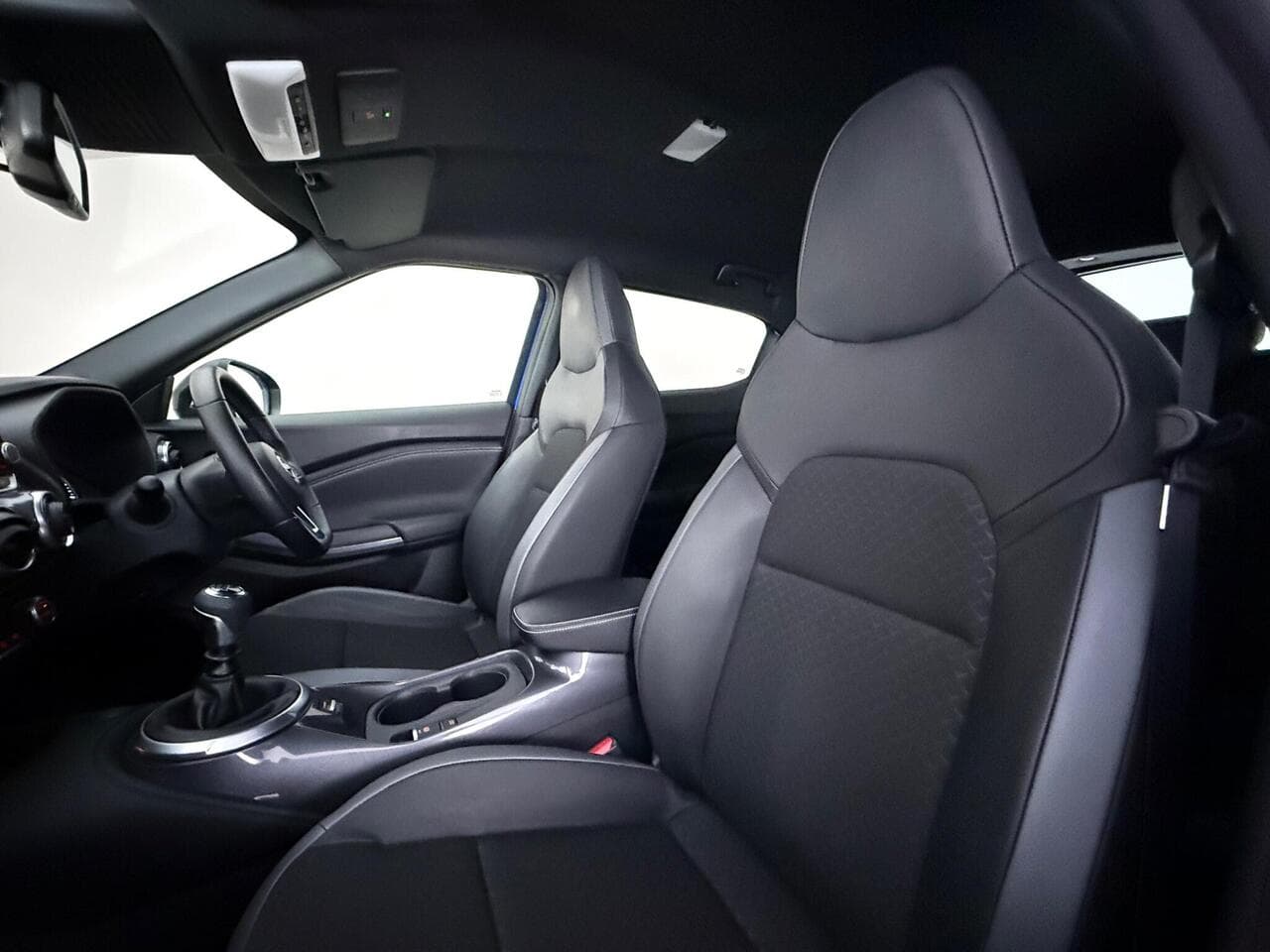 Nissan Juke thumbnail Seat Front Passenger