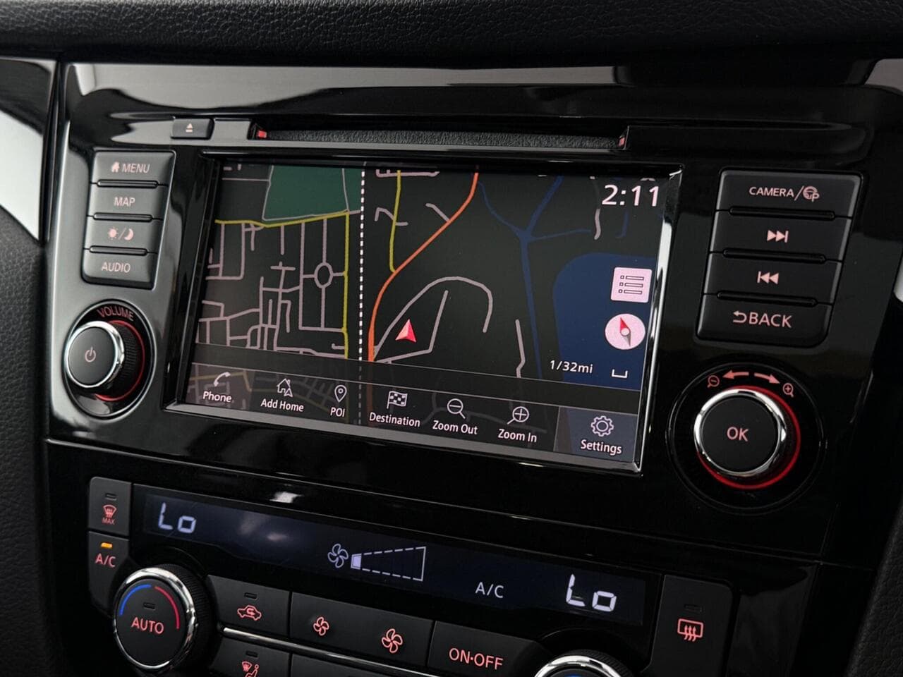 Nissan Qashqai thumbnail Infotainment System