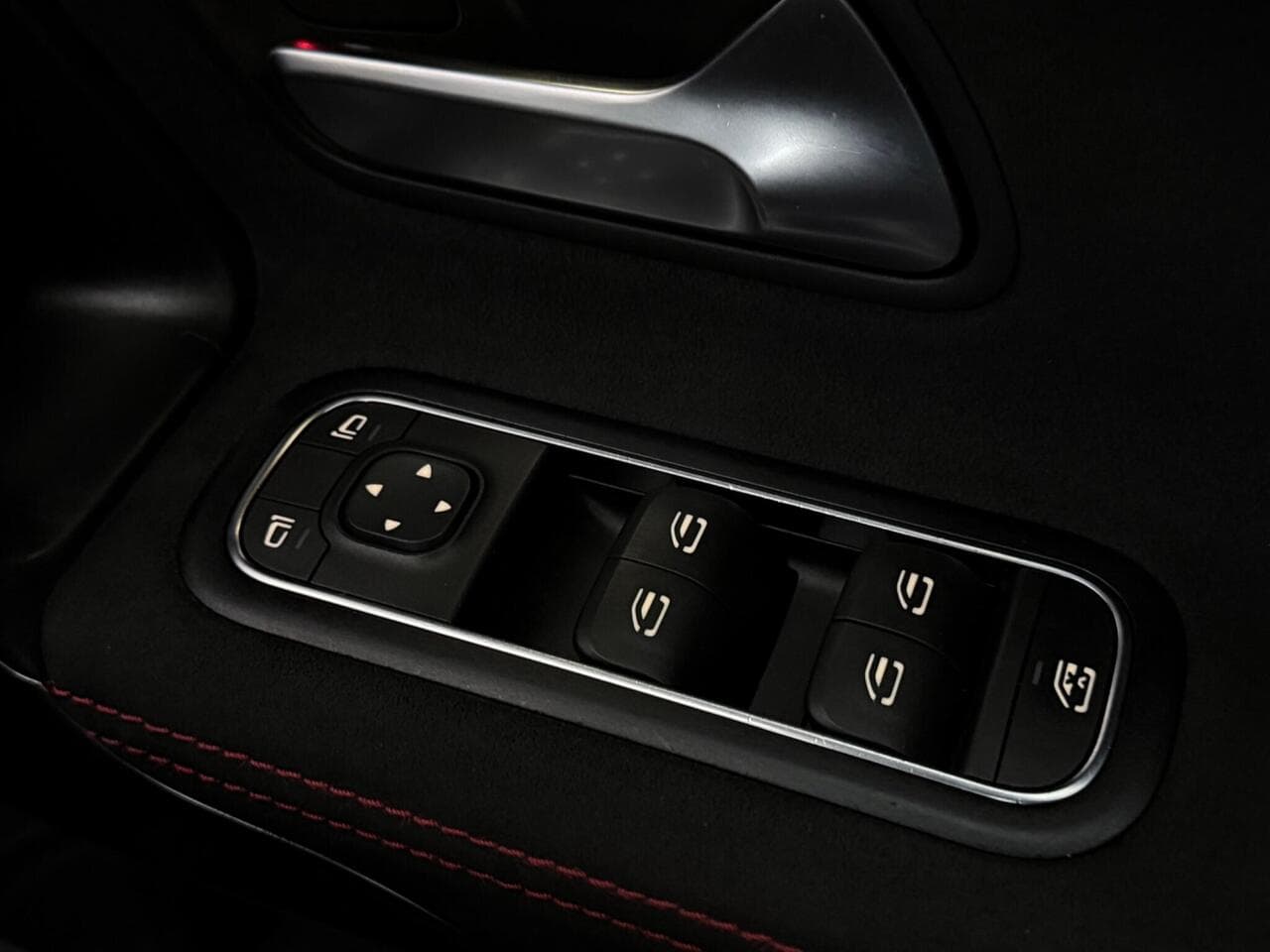 Mercedes-Benz A Class thumbnail Misc Controls