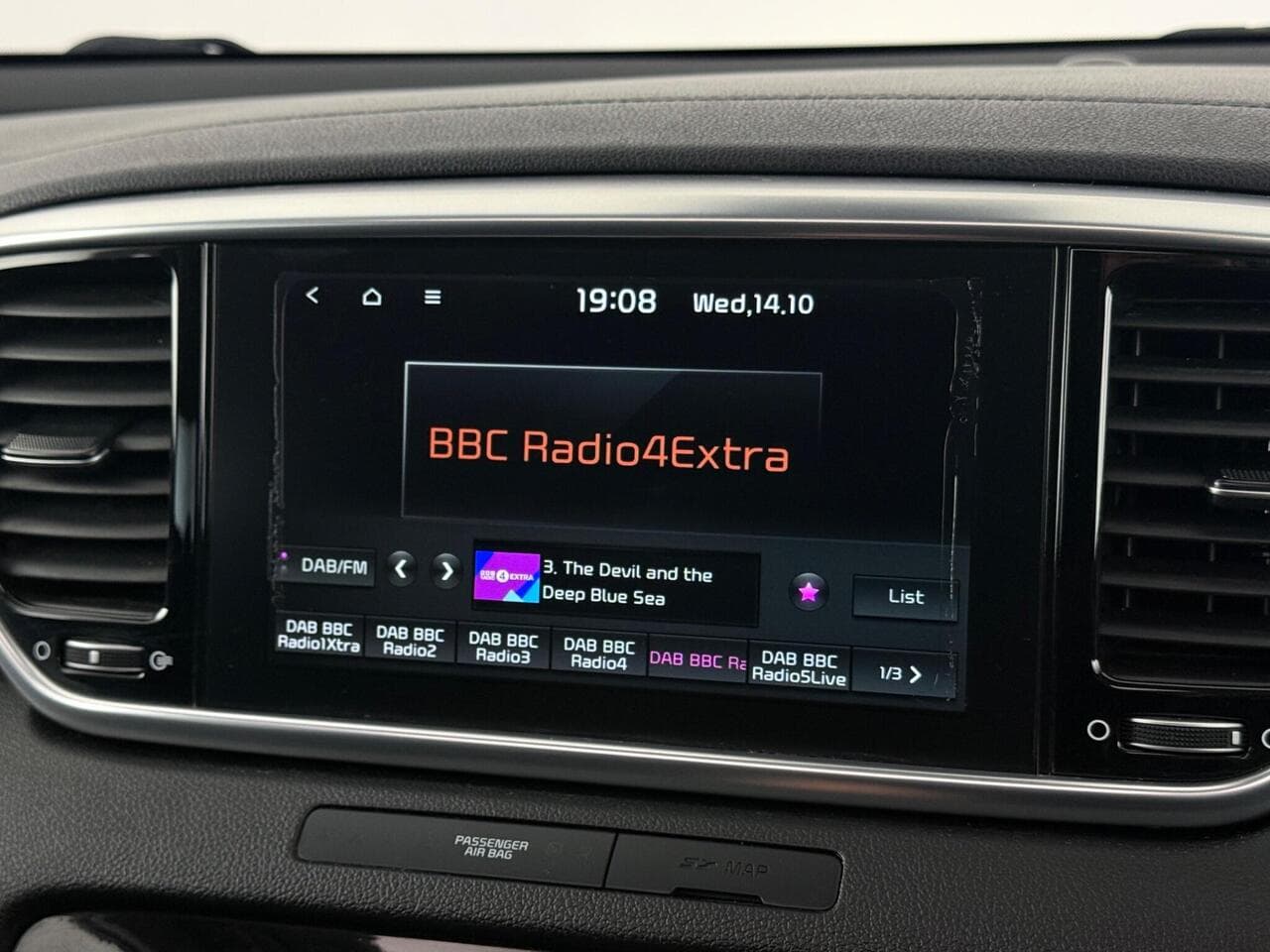 Kia Sportage thumbnail Infotainment System