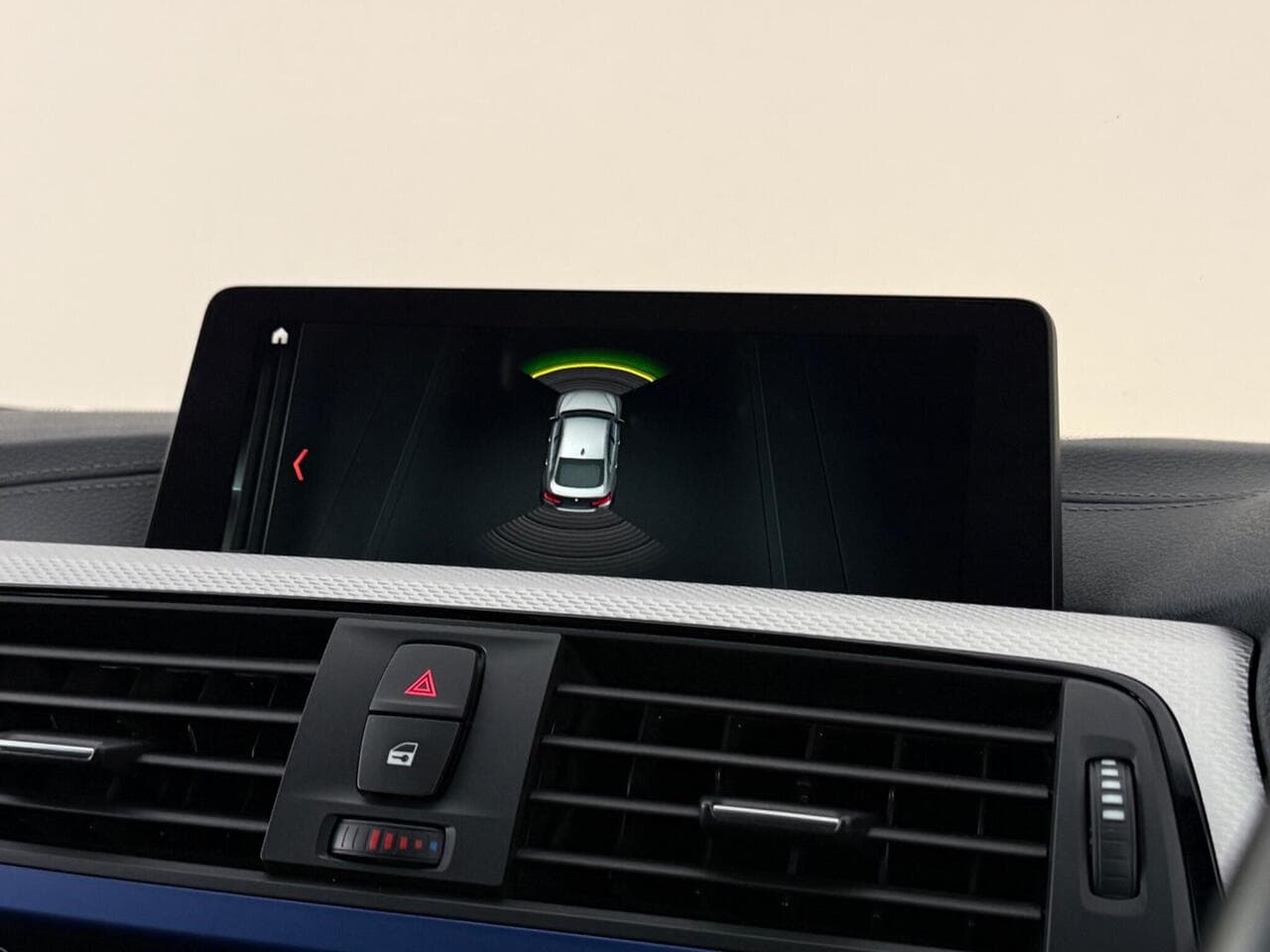 BMW 4 Series Gran Coupe thumbnail Infotainment System