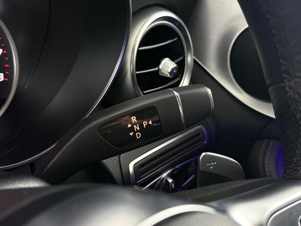 Mercedes-Benz C Class thumbnail Misc Controls