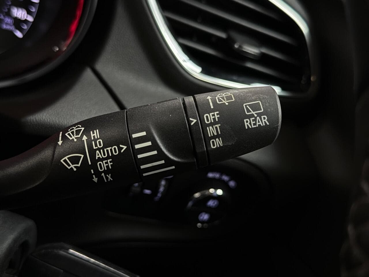 Vauxhall Grandland X thumbnail Misc Controls